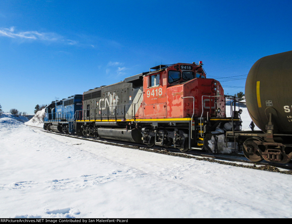 CN 9418 trailing on 559
